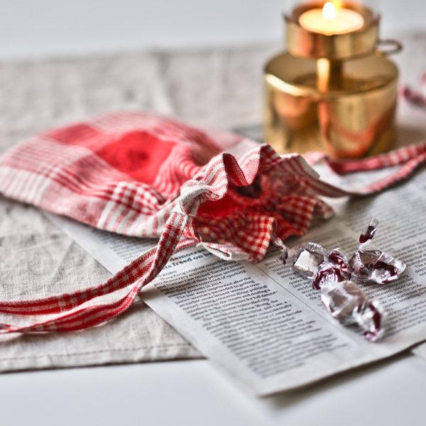 August8th - French Check Linen Bucket Pouch Hot on Sale