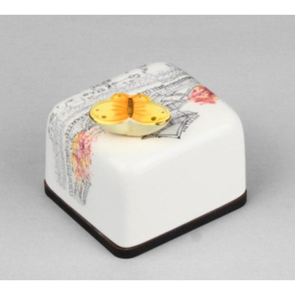HK Studio - Moony Ceramic Changdeokgung Palace Musical Paperweight Online now - Image 3